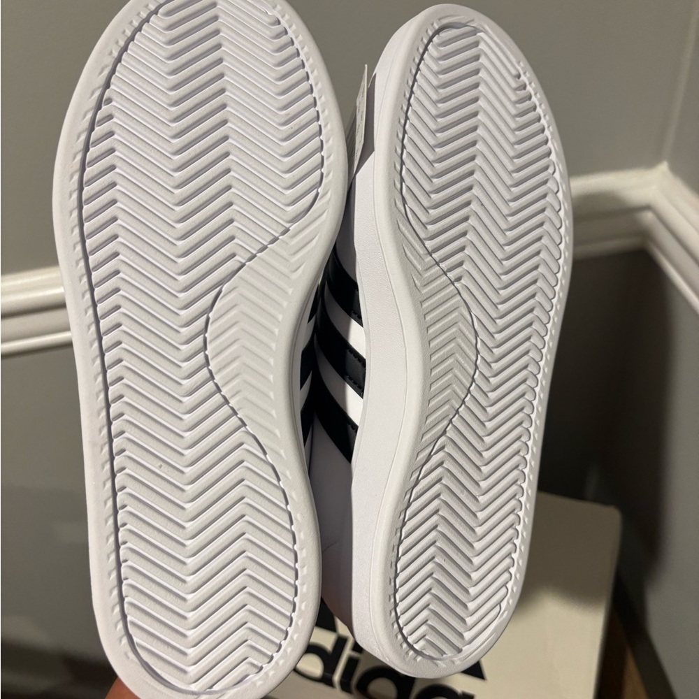 Women's Adidas Grand Court 2.0 White Sneakers - Size 7 NWT - Picture 6 of 10